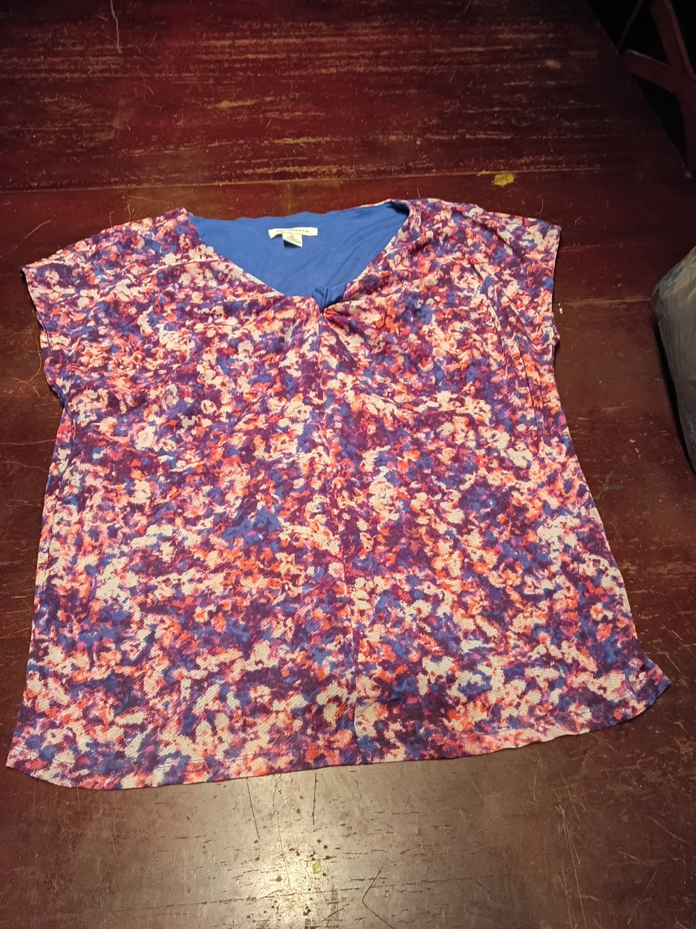 Liz Claiborne Multicolor Floral Print Short Sleeve Top in Purple and Pink